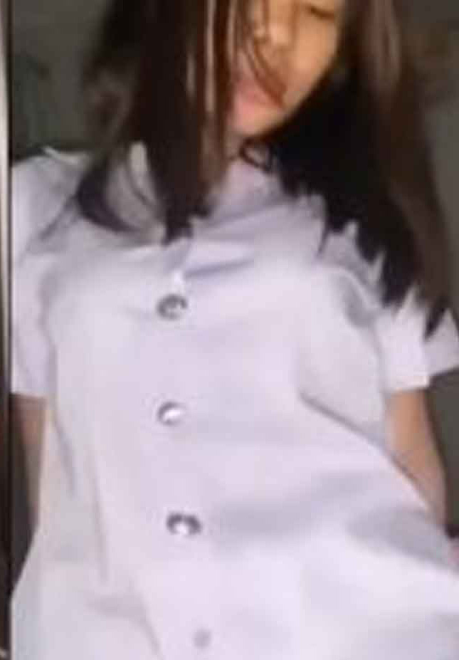 คลิปหลุดนักศึกษา 18+ สาวมหาลัยเล่นเสียว เรียนเสร็จกลับมาเย็ดกับผัวที่ห้อง